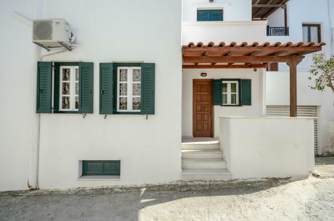 Naxos House * Naxos City